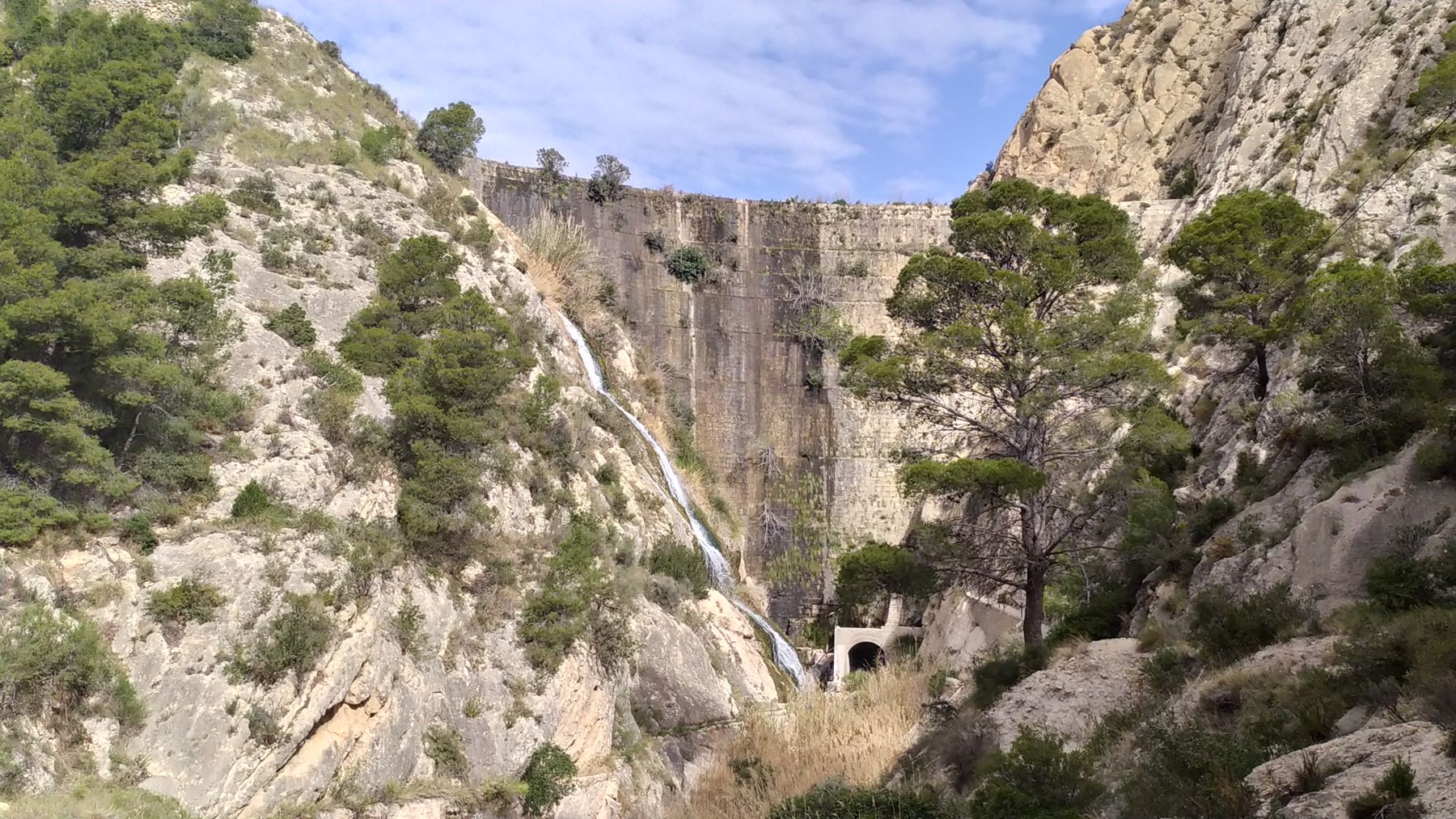 La presa de Tibi, en la cabecera del río